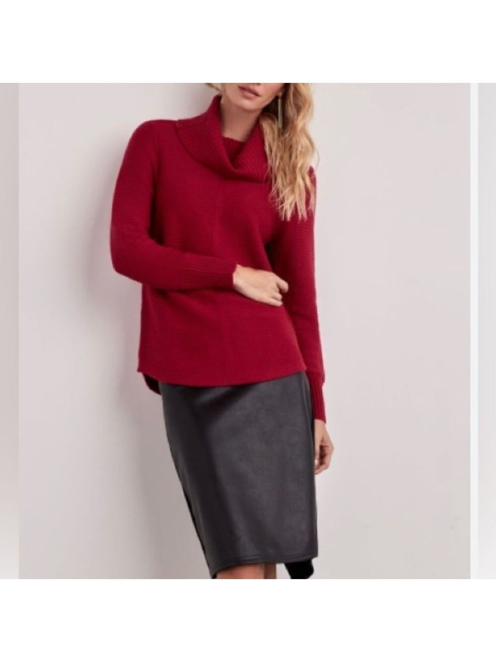 Vince Camuto| Burgundy cowl neck oversized sweater. M/L